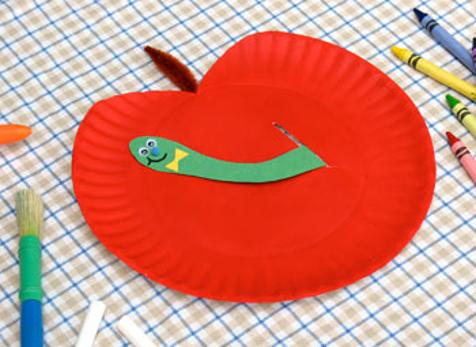 Craft Ideas Apples on Will Love This Colorful Back To School Craft  Make A Bright Red Apple
