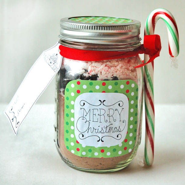 Peppermint Hot Cocoa in a Jar | Fun Family Crafts