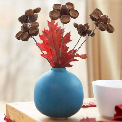 Take a nature walk to gather acorns, then make these fun acorn flowers 