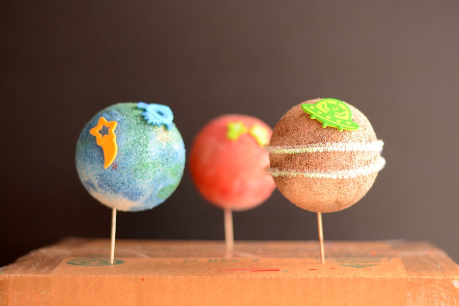 Easy Preschool Planets | Fun Family Crafts