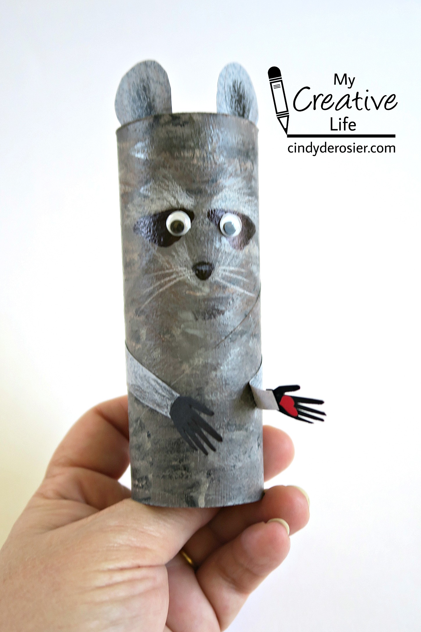 'The Kissing Hand' Raccoon | Fun Family Crafts