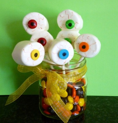 Eyeball Marshmallow Pops