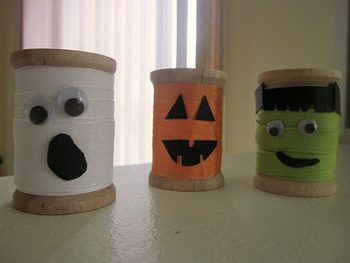 Monster Spools | Fun Family Crafts