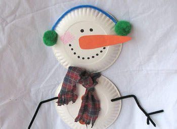 Paper Plate Snowman | Fun Family Crafts