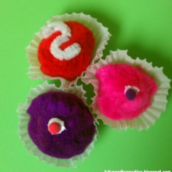 Pom Pom Cupcake Magnets