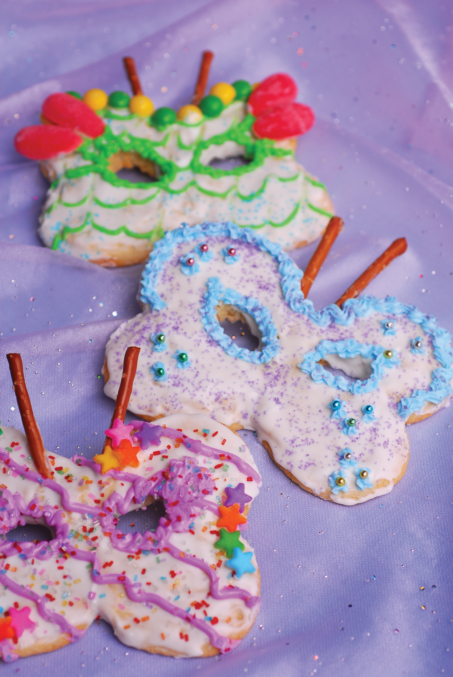 Mardi Gras Mask Cookies | Fun Family Crafts