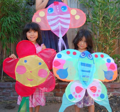 Colorful Kites | Fun Family Crafts