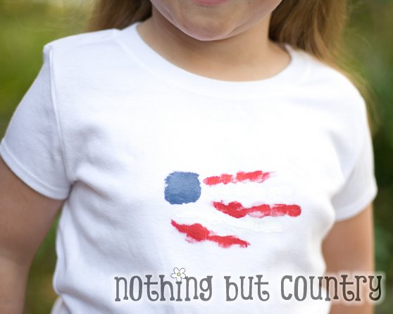 Patriotic Handprint T-Shirt | Fun Family Crafts
