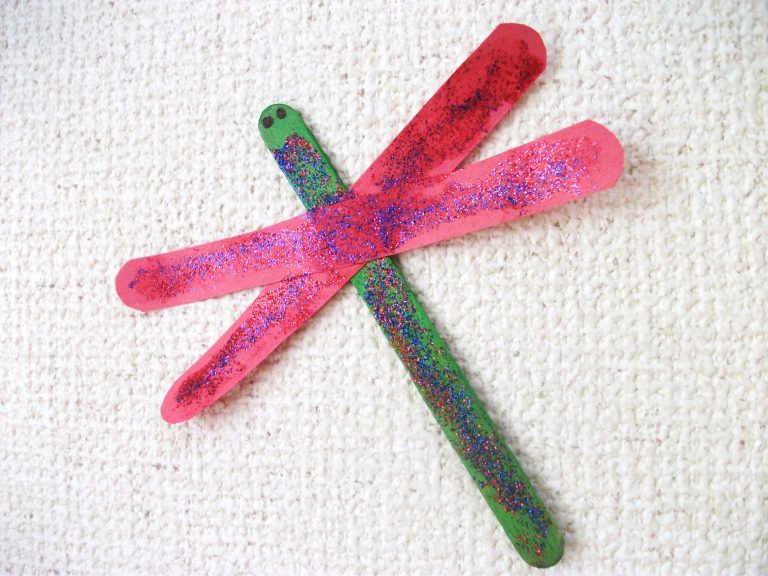 Easy Dragonfly Craft | Fun Family Crafts