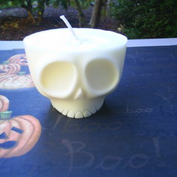 Soy Skull Candle