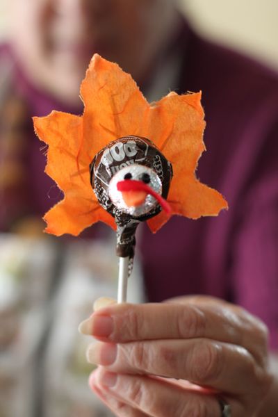 Tootsie Pop Turkey | Fun Family Crafts