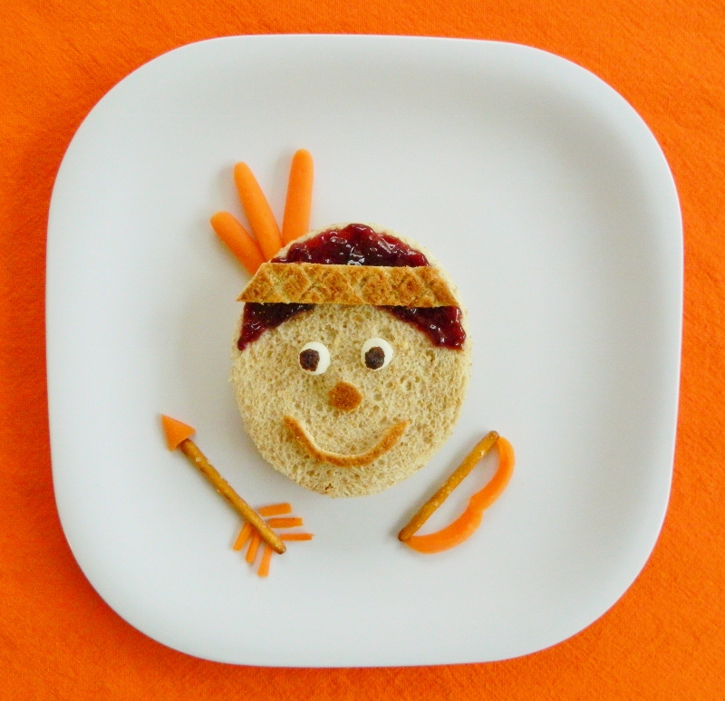 This is a fun and easy lunch to make with the kids for Thanksgiving and a g...