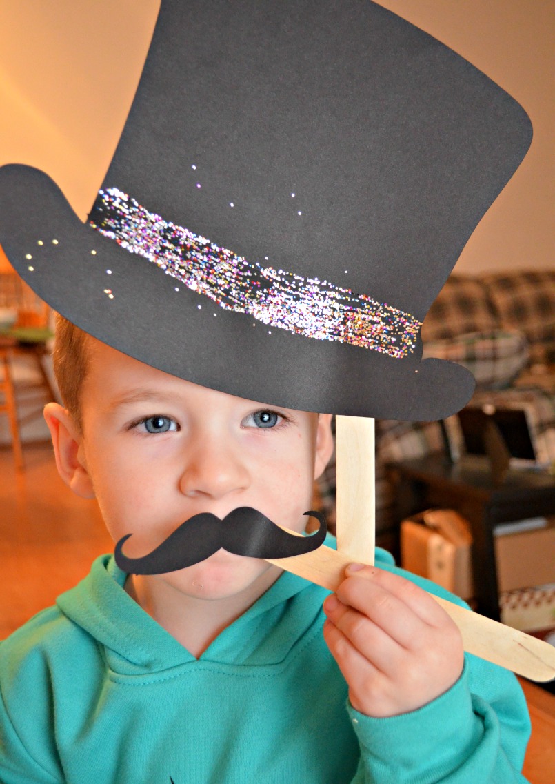 Funny Photo Booth Props | Fun Family Crafts