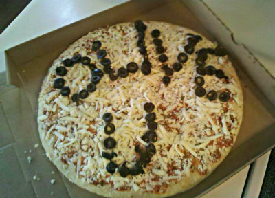Olive You Valentine Pizza