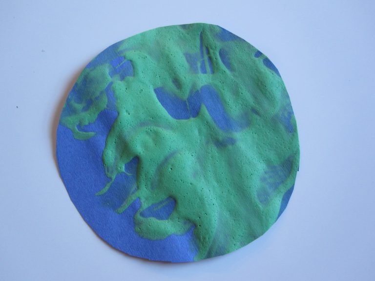 Puffy Paint Earth | Fun Family Crafts