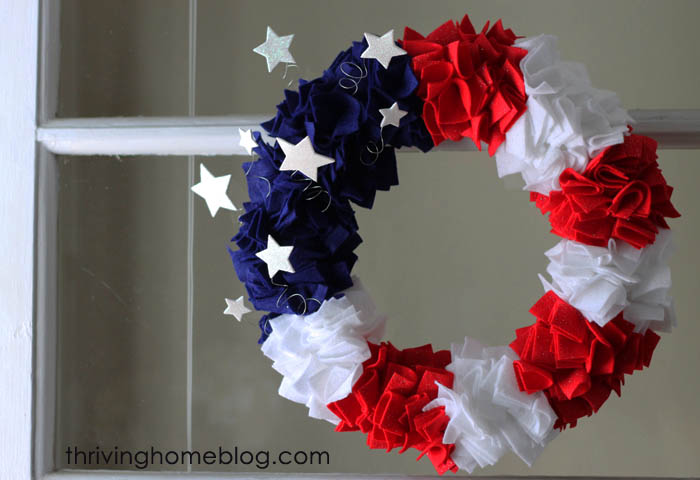 Patriotic Felt Wreath | Fun Family Crafts