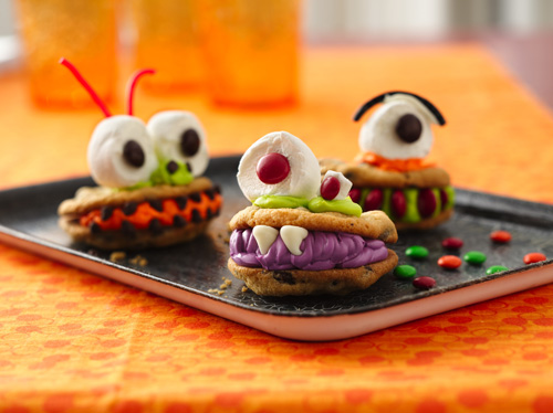 Chomping Monster Cookies | Fun Family Crafts