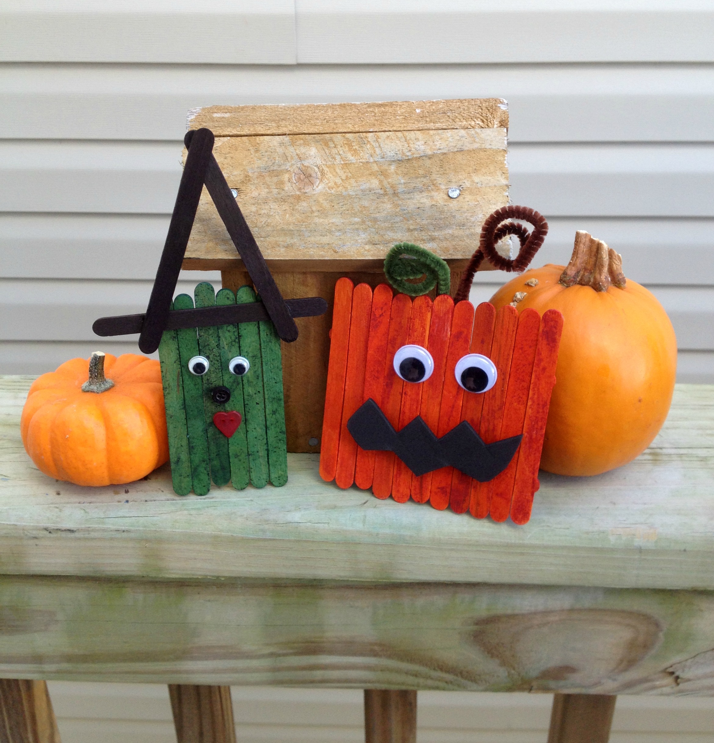 Popsicle Stick Halloween Spooks | Fun Family Crafts