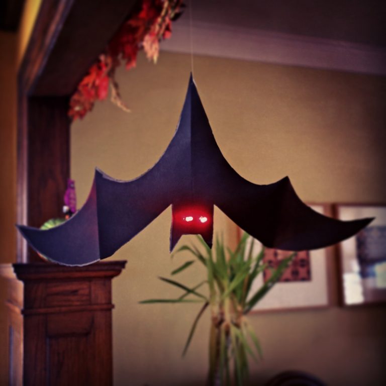 Spooky Eyed LED Bat Fun Family Crafts