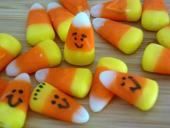 Happy Candy Corn | Fun Family Crafts