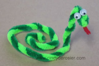 Pipe Cleaner Snake | Fun Family Crafts