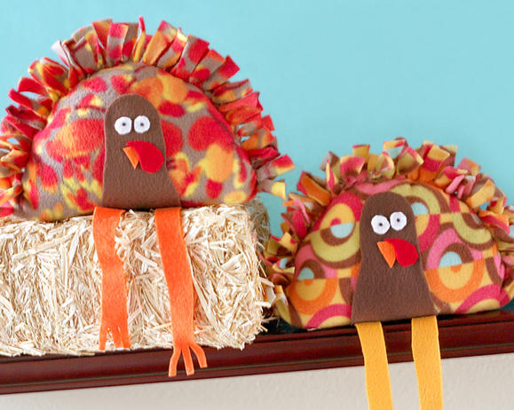 No-Sew Stuffed Turkey | Fun Family Crafts