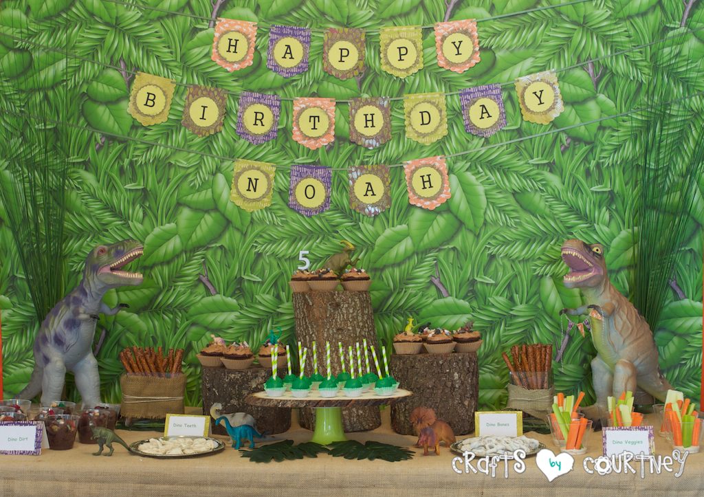 Dinosaur Birthday Party | Fun Family Crafts