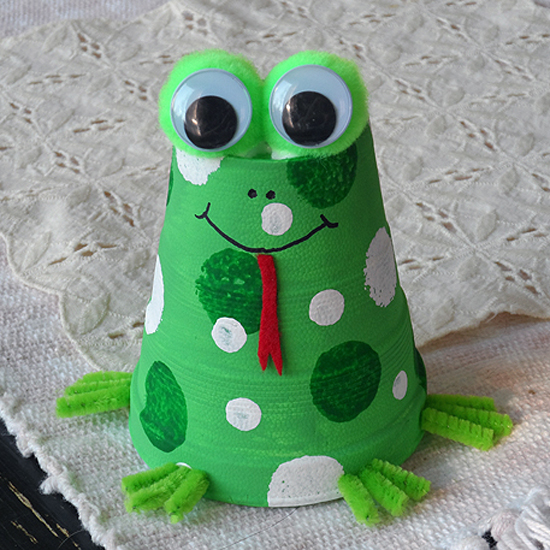 Foam Cup Frog | Fun Family Crafts