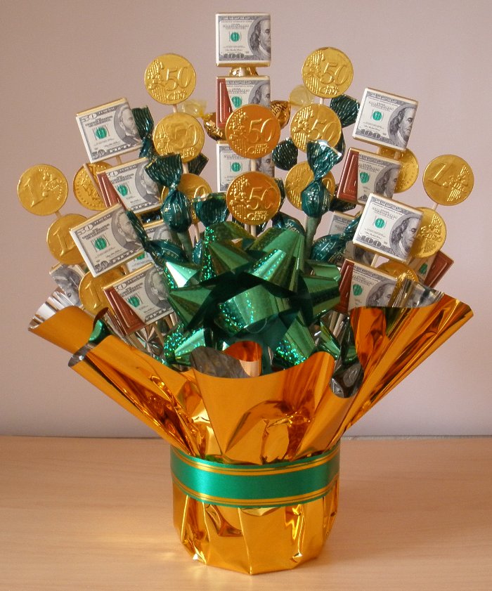 Tasty Money Candy Bouquet | Fun Family Crafts