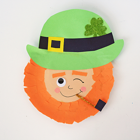 Winking Paper Plate Leprechaun | Fun Family Crafts