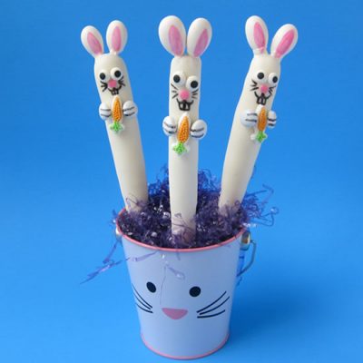 Easter Bunny Pretzel Pops