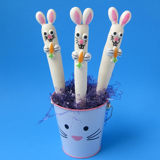 Easter Bunny Pretzel Pops | Fun Family Crafts