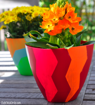 http://club.chicacircle.com/design-your-own-spring-planters-with-frogtape-chevron-shape-tape/