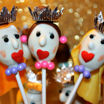 queen-and-princess-cake-pops-hooplapalooza