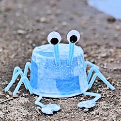 Plastic Tub Blue Crab