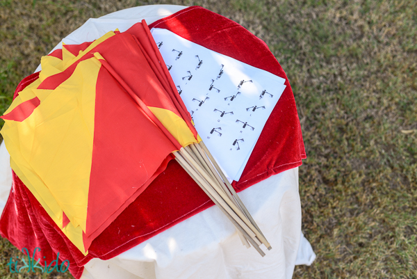 No-Sew Semaphore Flags | Fun Family Crafts