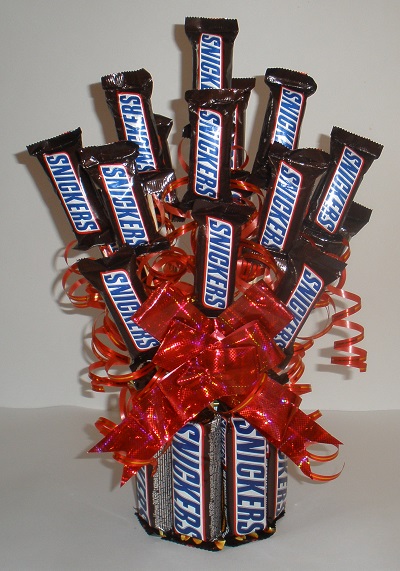 gift graduation ideas basket for Bouquet Candy Snickers  Crafts Fun Family