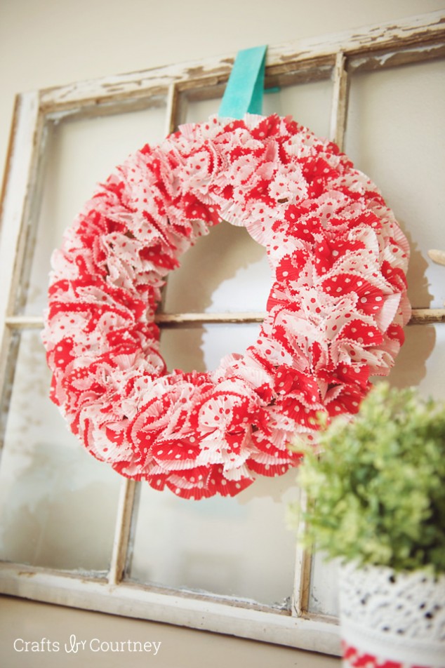 Valentine Cupcake Wrapper Wreath | Fun Family Crafts