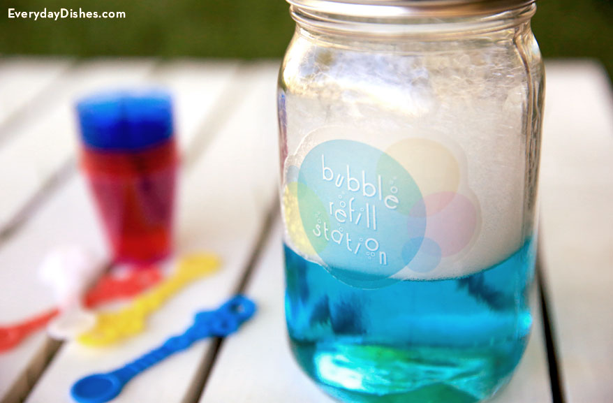 Homemade Bubble Solution | Fun Family Crafts