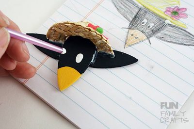 How to make an adorable crow craft! This sweet magnet is perfect for hanging papers on the fridge or makes a fun gift for a teacher, friend or parent. :)