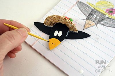 How to make an adorable crow craft! This sweet magnet is perfect for hanging papers on the fridge or makes a fun gift for a teacher, friend or parent. :)