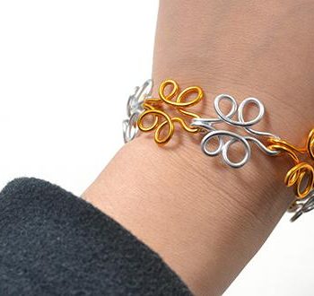 Wire-Wrapping Flower Bracelet