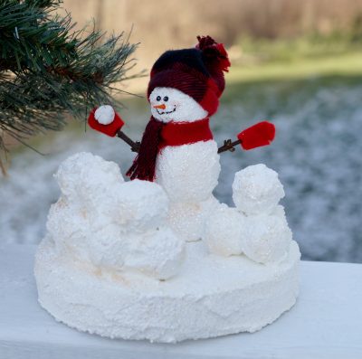 Snowball Fight Snowman Sculpture