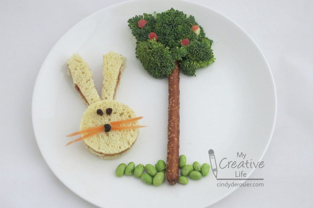 Make lunchtime more special with this cute and healthy bunny-themed lunch.