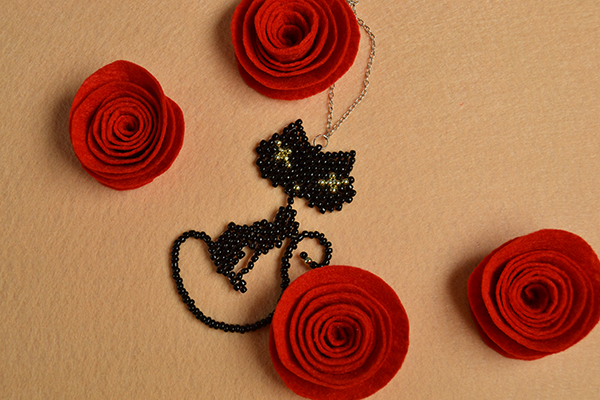 How to Make Lovely Cat Pendant Necklace with Black Seed Beads