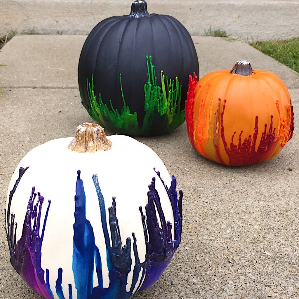 Next time you make melted crayon pumpkins do it with this fun twist! A simple twist to this popular Halloween craft. Just use a hair dryer. Plus our tip gives you a fun decorative Halloween candle holder.