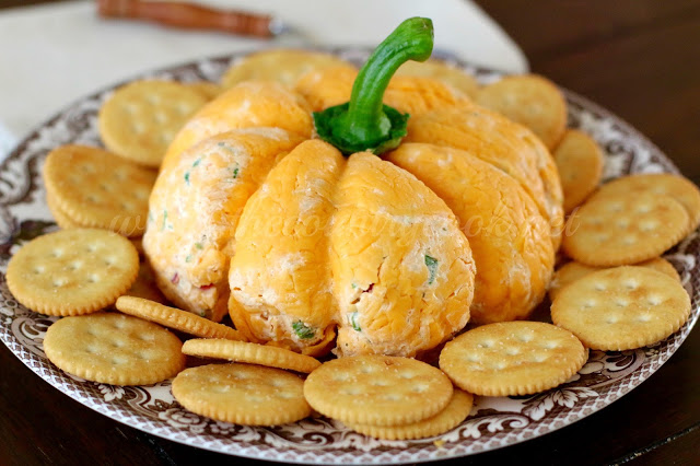 Cheese ball appetizer for fall