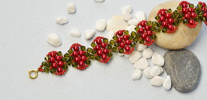 How to Make a Beaded Christmas Bracelet with Glass Beads and Seed Beads