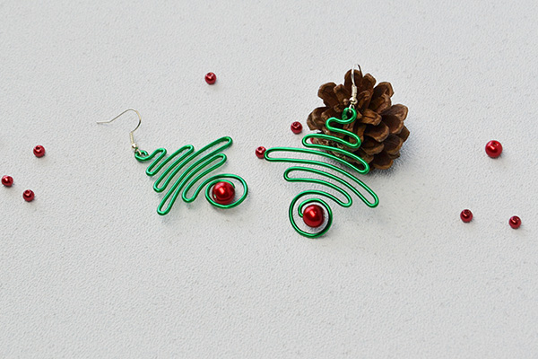 How to Make Wire Wrapped Christmas Tree Earrings With Glass Pearl Bead