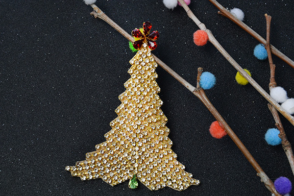 Simple PandaHall Craft Idea - How to DIY Felt Christmas Tree with Rhinestone Beads and Chains